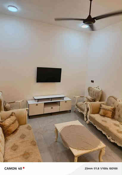 يا الله بيت زراعي 100متر ناحية أور السديناويه 
شارع صفي الدين قرب النادي الرياضي 
تفاصيل البيت غرفه وصاله وديوانيه ومطبخ
وحمامات داخليه خارجيه كامل الخدمات 
سعر 55 بيع مستعجل 
للاستفسار ***********
