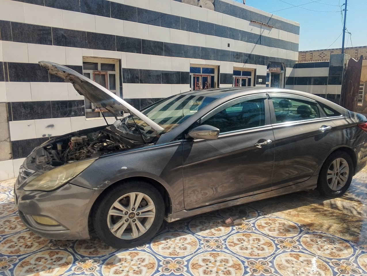سلام وعليكم سوناته. موديل 11  رقم بغداد سنويه الحد 27 مكينه   وكير وتبريد.  خير من الله حداديه  حلوه تحكم  ستيرن كشنات. كهربايه   سياره كفاله من الكص ونقل  ومن كلبه من كل نواعي   بيه طخه بل بجم   مكاني بصره بل دير سعر 83 وبيه مجال بصيط. بيع او مراوس***********
