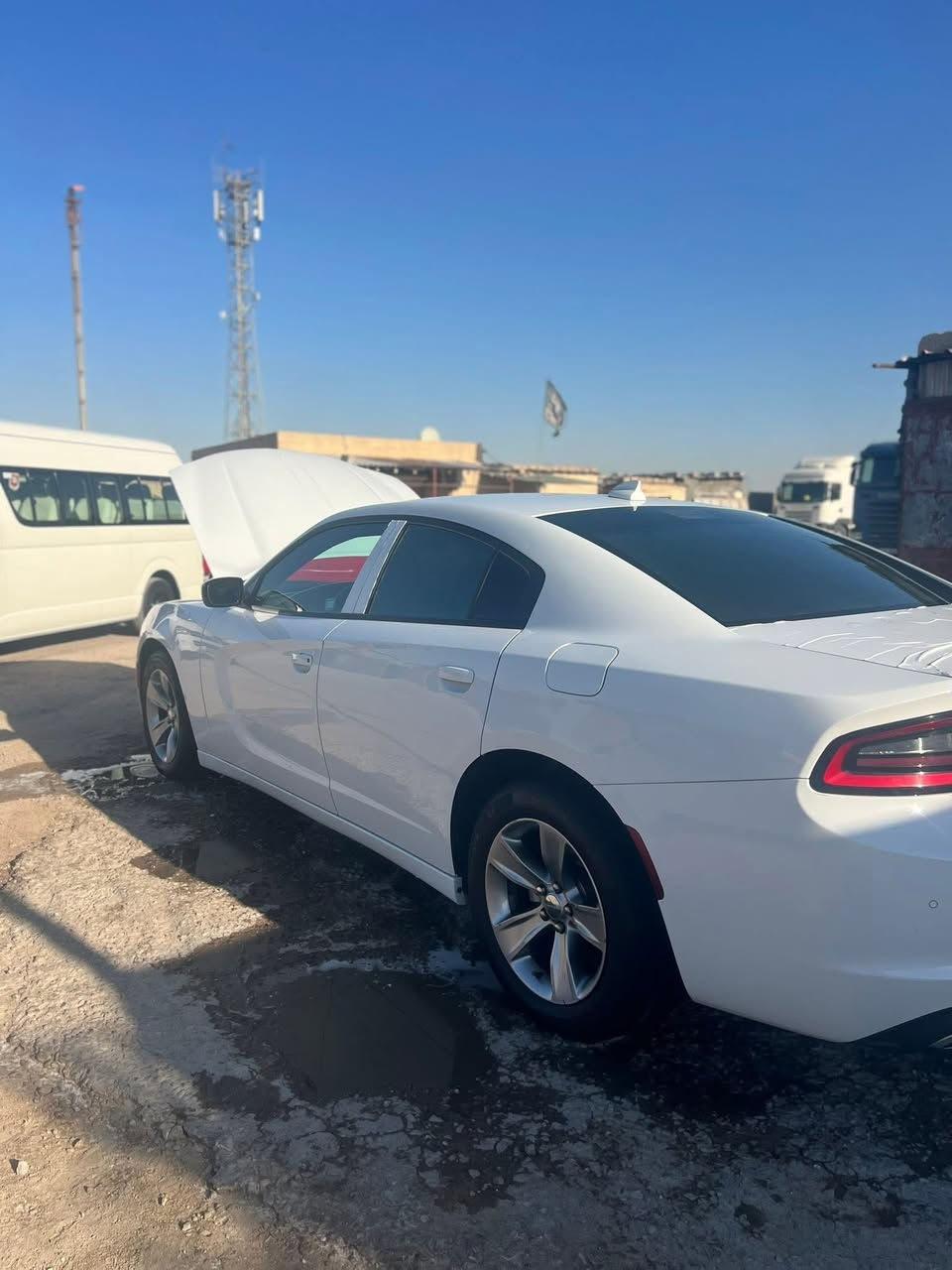 السلام عليكم جارجر 2017اصل سياره كفاله عامه 
ماعده الباب الخلفي بارد اقل الشبر العنوان البصره الربير البترو كيمياويات الرقم ***********
