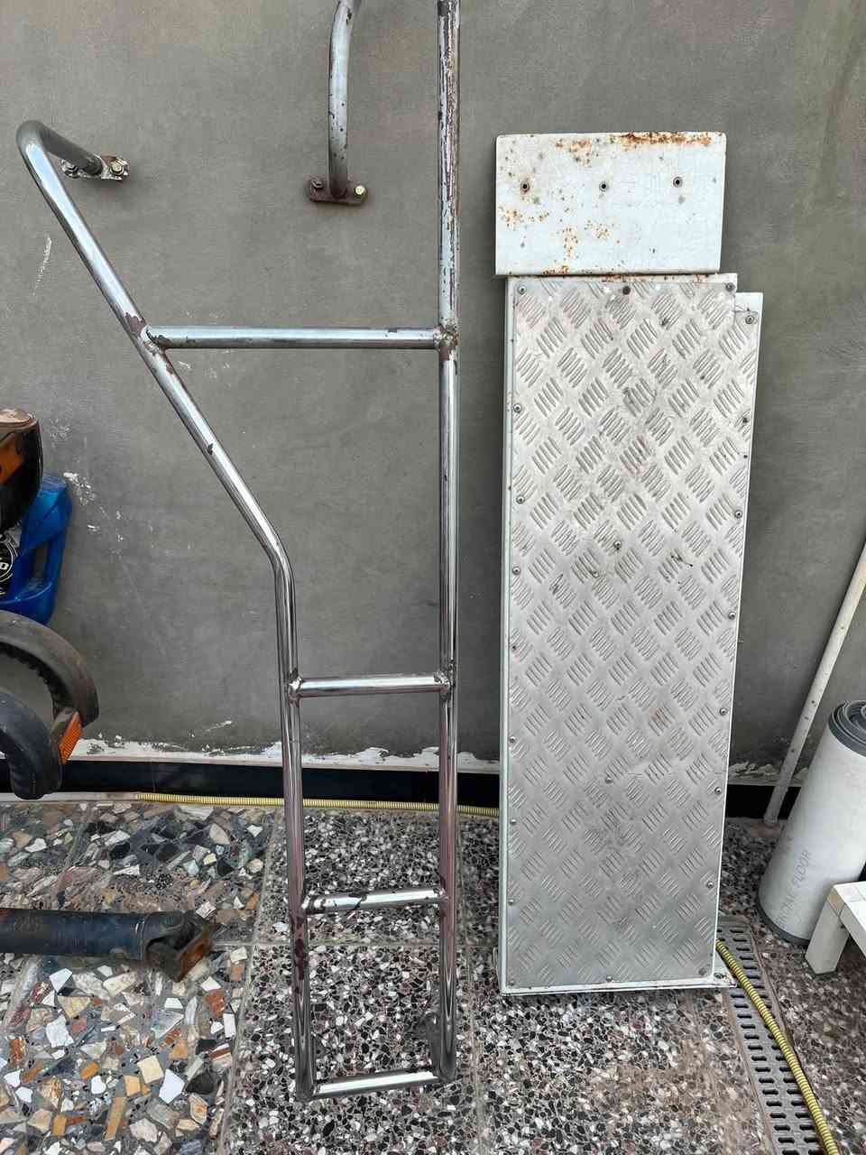 سلام عليكم سيباية مال ١٤ناصية كاملة مكان بغداد لمين هاذ رقم ***********سعر ٤٠٠
