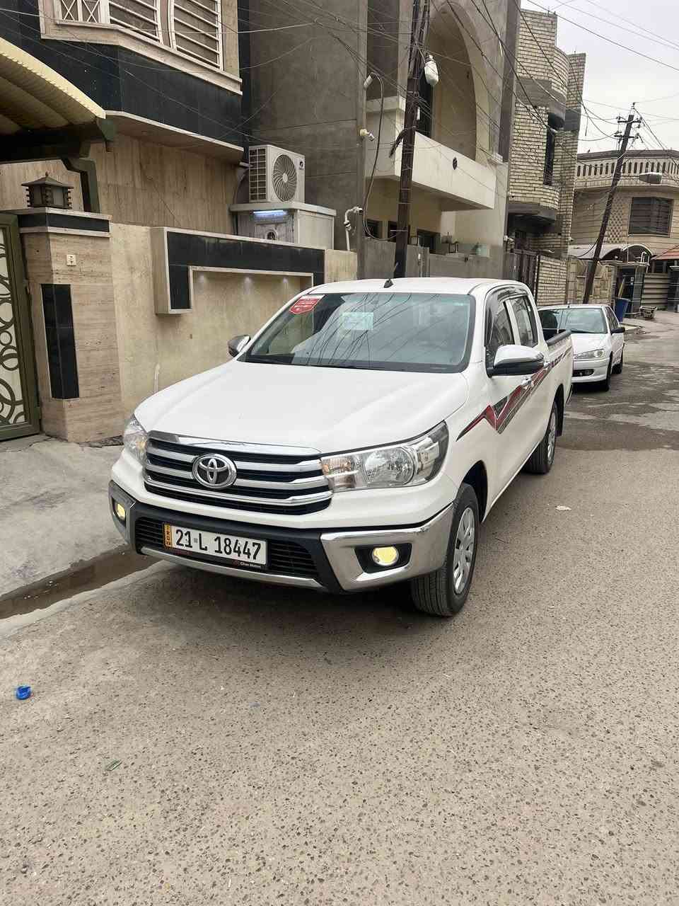 السلام عليكم بيكم هايلوكس 2025 كير عادي باب الأول شركت ساز ام الضمان زيرو السياره مصروف عليها 500 الف 
رقم سليمانيه مكانها بغداد 
السعر ب 268 وبيها مجال جدا بسيط 
***********
