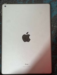 ايباد ٩ نضيف ذاكرة ٦٤ ملحقاته كامله السعر 300 الايباد نضيف استعمال درا...