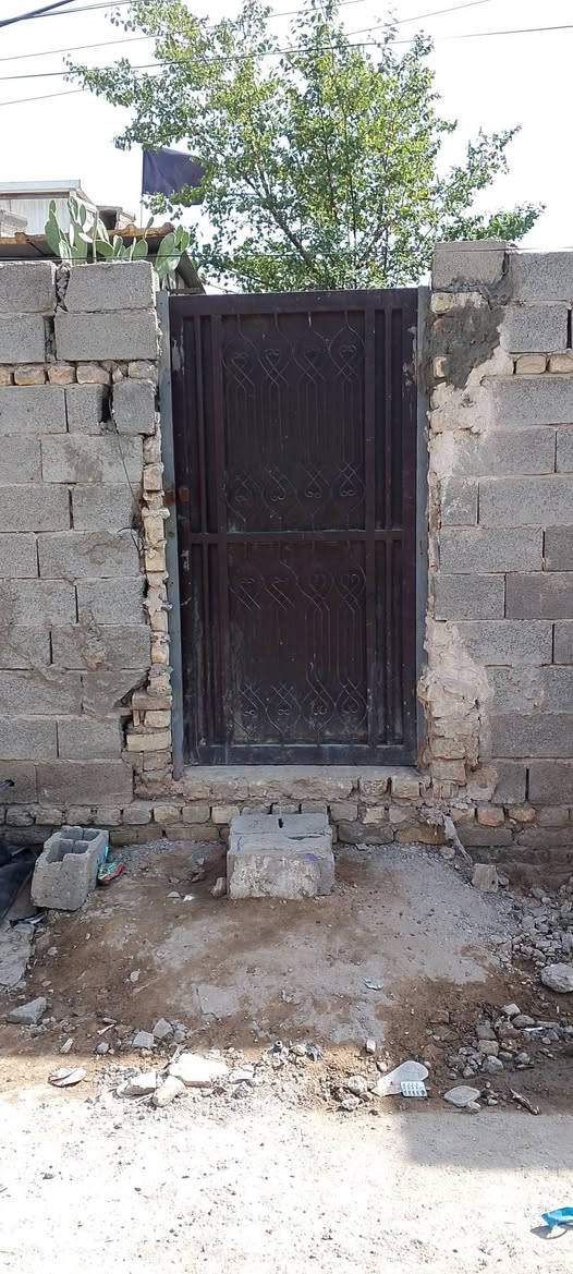 بيت اجار سعر 175 مجاله 25 قفل 150
مساحه 100 متر هذا البناء بيه عنواني نهاية حي اور حي الزهراء 
‏‪***********‬‏

