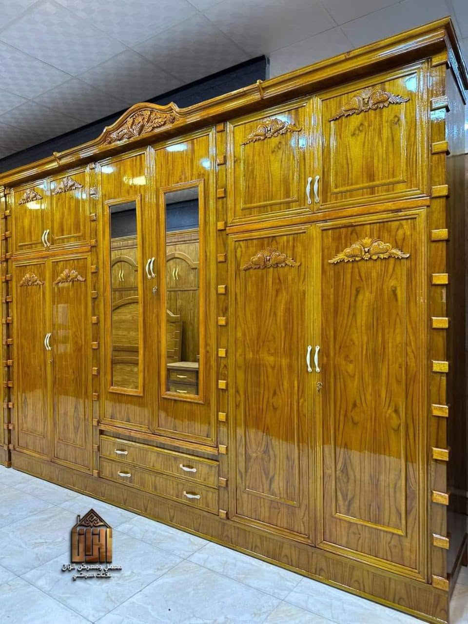 مستعدون لتجهيز المعارض بغرف النوع حسب الطلب 
جمله مفرد
صاج ٥ملم وداخل ٤ملم 
نقش زان ارضيه بلوك صاج ١٦ملم 
مجرات بورد سجج تركي زاويه كنتوريه قفايص ***********
