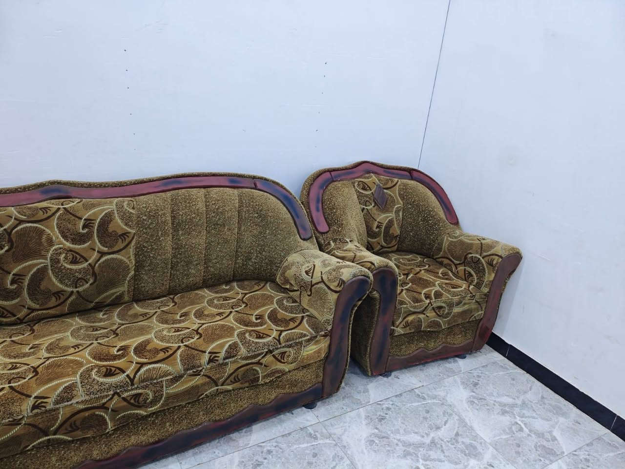 نص تخم تركي ٣ قطع ٥ مقاعد المكان الاسكان الصناعي شراي خاص ***********
