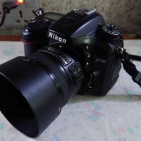 للبيع نيكون D7100 مع عدسة 50M فتحة 1.8 آوتو مع 3 بطاريات و رام 128 و ت...