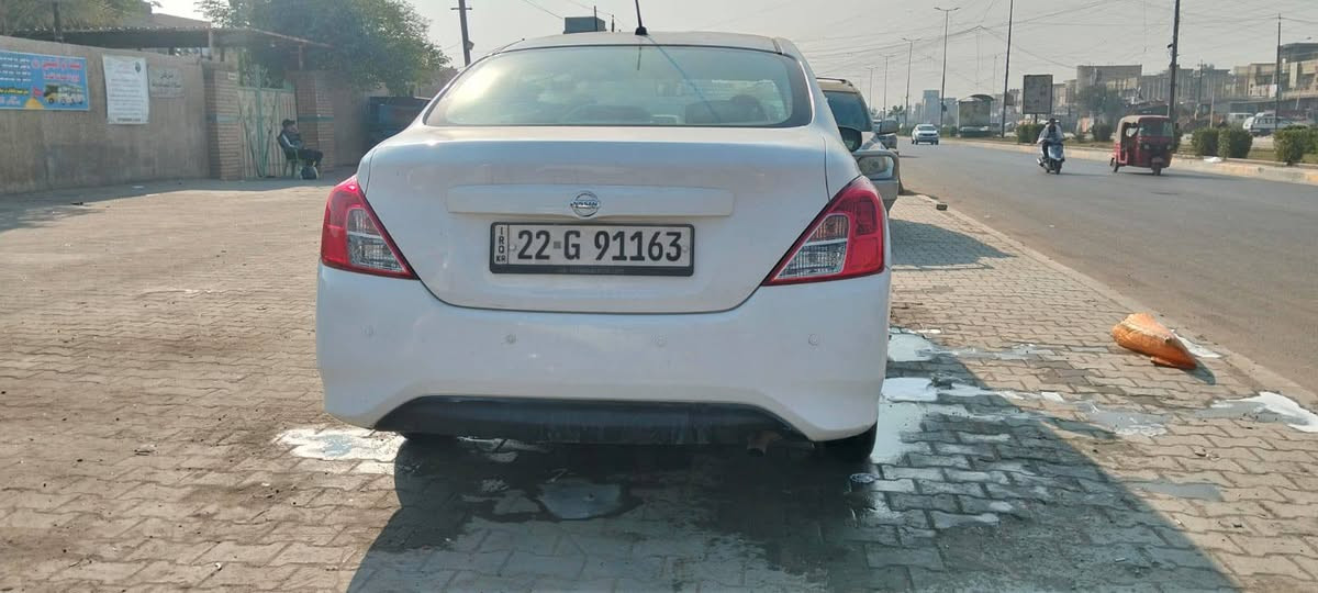 نيسان سني موديل ( ٢٥)
ماشيه ٣٠ كيلو رقم اربيل بيه كصه بلحوض او باب الخلفي مال السايق مبدل السياره زيرو
رقم اربيل مكاني بغداد تحويل او وكاله شرط
غير ذني اي شيء مابيه
السعر ( شده مية ورقه)  رقمي (***********)
وتساب عندي
