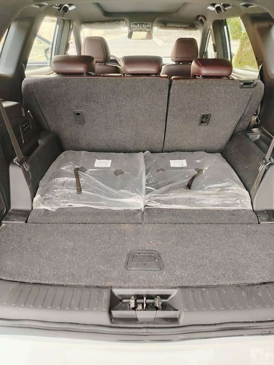 للبيع 

🚘 جيتور X90 بلس
📅 موديل2024

📍 مرقمة بغداد – باسمي
🧮 المسافة: 61000 كم

⭐ المواصفات:
✅ الون أبيض
✔️ داخلية ماروني
✔️ سقف بانوراما
✔️ حساسات أمامية وخلفية
✔️ كاميرات 560 درجة
✔️ تبريد كشن السايق ودفه كشن السايق والراكب 
✔️ تبريد 3 قطع
✔️ شاشة كبيرة
✔️ ثلاجة
✔️ بصمتين تشغيل
✔️ 2 منافذ Type-C + 2 منافذ USB
✔️ إنارة LED كاملة
✔️ ناقل حركة 7 سرعات
✔️ شحن وايرلس
✔️ مثبت سرعة
✔️ محرك 2000 تيربو
✔️ نظام مراقبة ضغط الإطارات

💰 السعر: 24،000،000 مليون دينار وبيها مجال

📞 رقم صاحب السيارة *********** (واتساب + اتصال)

📍 مكان السيارة: بغداد – حي اور
