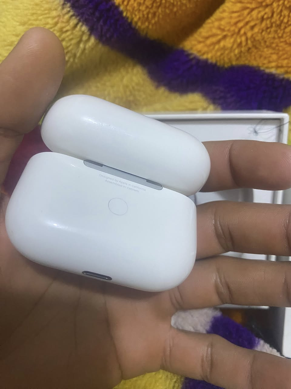 السلام عليكم ايربود برو الجيل الاول قطعة نضيفة كلش للبيع السعر 85 الف مكاني بغداد ماعندي توصيل ***********
