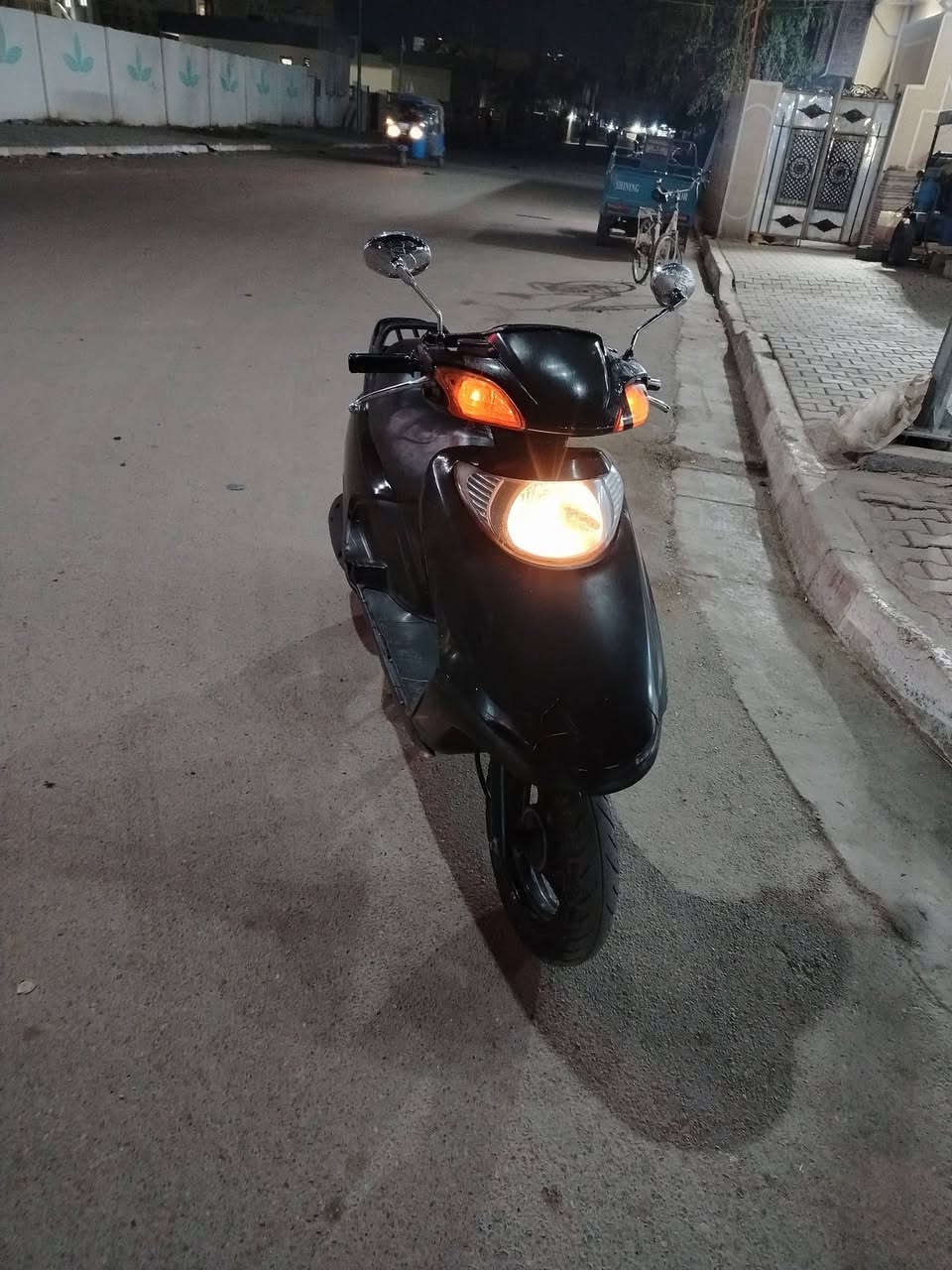 السلام عليكم سبيسي مكينه ممفتوحه وناعمه سلف  اشاير كلها كامله السعر 400بيها مجال بسيط رقمي
***********
