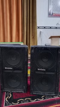 سماعات عدد اثنين للبيع نضافه مثل ما موضح بالصورة شغالات تجي تفحص وتستل...