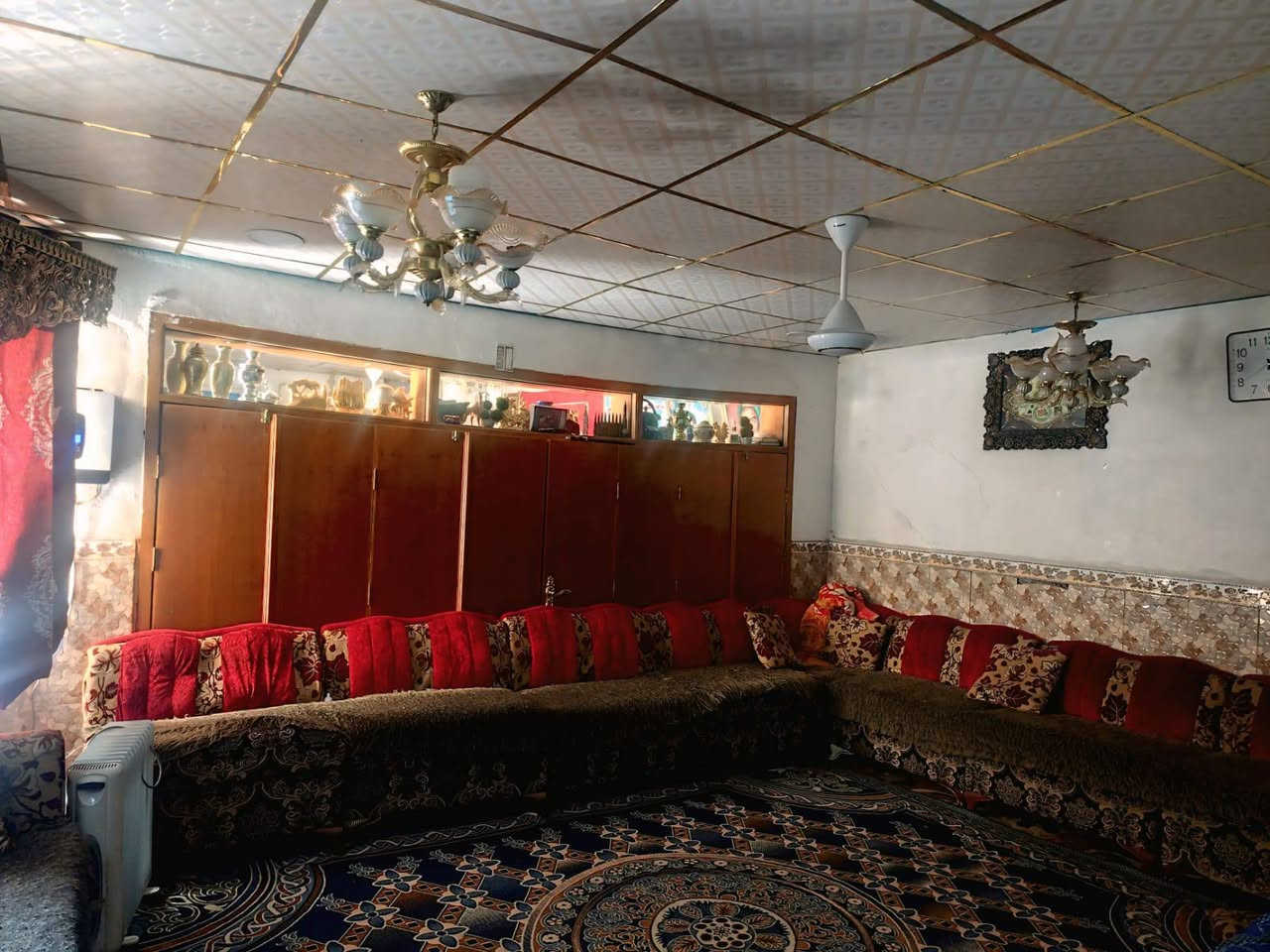للبيع دار سكنية في حي الجمعية
📍 الموقع: حي الجمعية، خلف مستشفى الألماني، على ساحة حرف (T)، شارع 10.
📐 المساحة: 200 متر مربع.
🏠 مواصفات الدار:
طابقان.
بناء قديم.
4 غرف نوم.
صالة.
مطبخ.
غرفة استقبال.
عدد 2 صحيات
📞 للاستفسار (‏‪***********‬‏)
