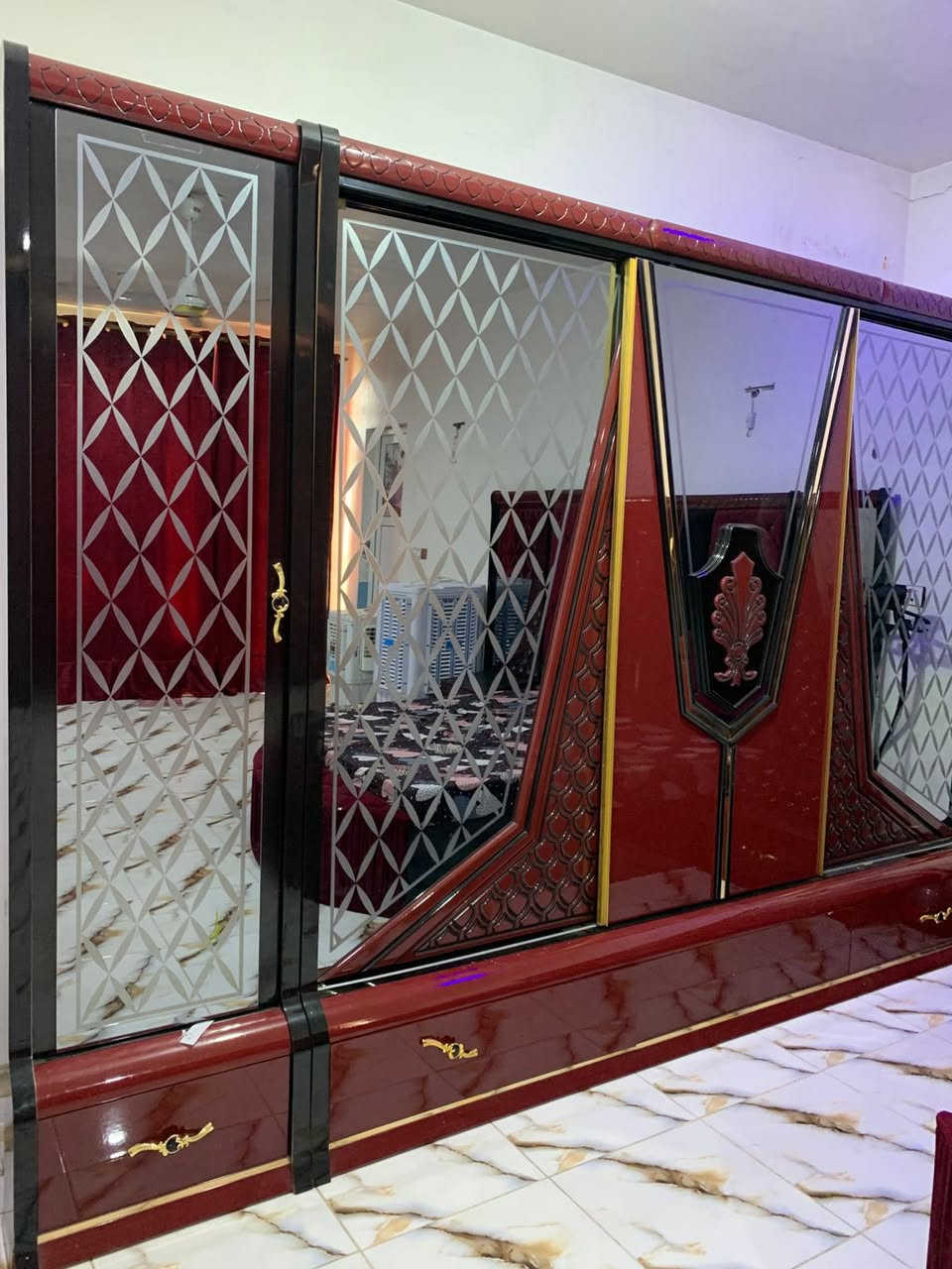 السلام عليكم
للبيع

غرفة نوم تركية خشب ثقيل نضيفه جداً جداً اصليه الله شاهد ماخذها ب 3 ملاين وربع

 رايدها ب مليون ونص وبيها مجال للشراي 

العنوان 

كوت المركز داموك الضباط للاستفسار الاتصال ***********
