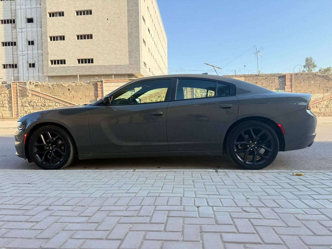 لسلام عليكم جارجر SXT  مواصفات معروفه تشغيل عن بعد حساس خلفي كشن كهربائي تبريد قطعتين ويل 20 لون سمنتي محرك 3600 ماشية 17 الف اخت الزيرو رقم بغداد باسمي حادث مبدل بنيد فقط وبيه كم رصعه حالوب كلش ناعم  العنوان بغداد مدينة الصدر  مراوس  انترا فورتي كورلا الباقي حسب القناعه ***********
