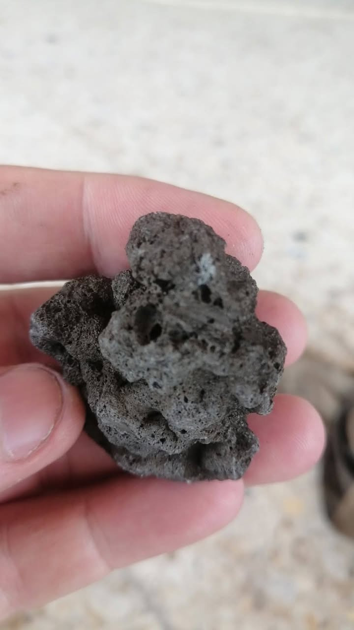 انسداد الحجر البيئه وعند تكون مسدد الحجر اعتبر السياره 🚗 انهجمت من وره البانزين 
جفت محرك 

يوجد لدينا كامره لفحص الحجر البيئه لكافه انواع السيارات 🚗 وتنضيف الحساسات صالنصات كاظم طياره باداره حيدر ابو كرار تبديل وتصليح ومتوفره جميع انواع الصالنصات اصلي محلي الموقع مجمع مشن مقابيل بانزين خانه الزيوت للستفسار ***********
