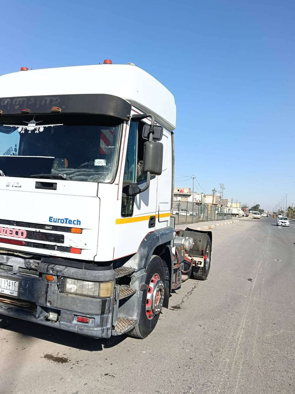 افيكو راس تريله سبرنك مواصفات خليجي موديل ٢٠٠٣ رقم نجف سنويه جديده مسجله فلات مكينه حجم ٣٧ بم ونوزل المرغوب كير حصيره كفخ المكينه السوده بيهه مواصفات مال دوله سياره جاهزه للعمل تخم تاير باتريات جدد مكانها بغداد الطالبيه ***********
