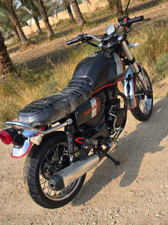 السلام عليكم 
دايوان لايتي 
مديل 22 
طالعه ب 24 
اوراق اصولي جاهز للترقيم مدفوع كمركه ورقه معرض بيه ماشيه 17 الف حقيقي دراجه بيه شلعه تشك الكاع مكينه 200 مامفتوحه ونضافه مثل الصور مكاني بابل الحمزه الغربي خيكان السعر واي استفسار خاص وتدلل او اتصل ***********
