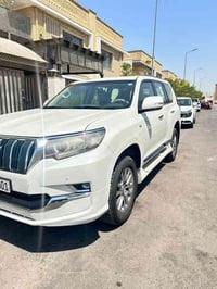 برادو موديل ٢١ فئة txL فول مواصفات  بيهه شبر بارد الباب الخلفي الي ابص...