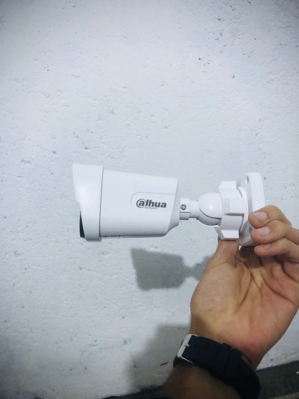 سلام عليكم كامرات مرقبة 
جداد غير مستختمات صوره وصوت 18فلاش  عداد الكامرات ذنين سعر الوحده 15الف 