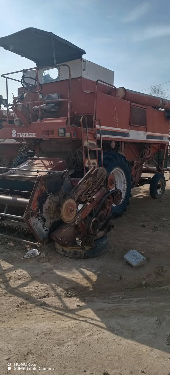 السلام عليكم ورحمة الله وبركاتة دراسات لاڤيرده ثنين للبيع موديل 1985عراقي جاهزات المكان قريه دومه عزيز (العاگوب) لمعرفة المزيد اتصل على 
،***********
***********
