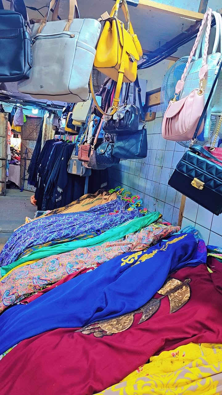 ياالله يوم غدا الاربعاء كسر بضاعه جديده انواع  محموديه سوك البالات ازياء علي الخليجي


**إذا كنت صاحب هذا الإعلان وتريد حذفه لأي سبب، رجاءا أرسل رسالة إلى الدعم الفني**