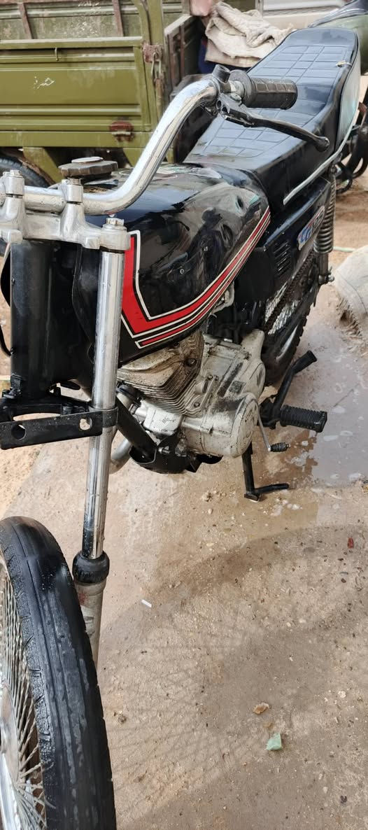 سلام عليكم دراجه البيع كلك كوفه شارع المطار سعر 225 وبيه مجال ***********
