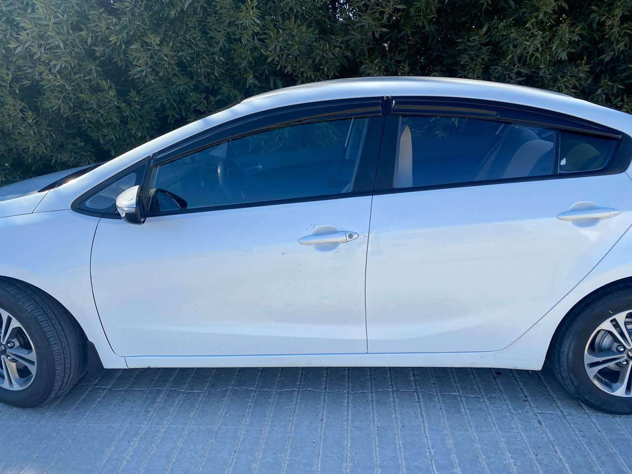 سيراتو ٢٠١٧ رقم اربيل بيه بارد بسيط شوف العين صبغ تبديل مابيه كير محرك مشروطات حداديه جديده 
السياره عليه غرامات 4 ورقات ينزل من سعره 
السعر 130
للاستفسار *********** النجف, العراق
