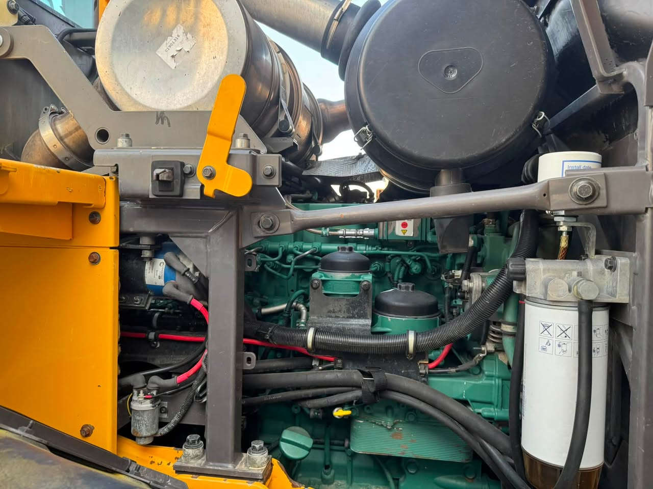VOLVO L120 G شفل فولفو
                                                      موديل  : 2012 دخول جديد
‎عنوان اربيل :  معرض أحمد علي

‎***********بختیارأحمدعلي 

‎‏⏰‎‏‎ساعات العمل : ٩:٠٠ صباحًا   -   ٧:٠٠ مساءً

‎‏‎‏‎بيع و شراء جميع الاليات الثقيله
‎‏‎‏‎عنوان :أربيل / شارع ١٠٠م قریب ترافيك لايت مخمور- خلف الحديقه
……….……………………………………………………
