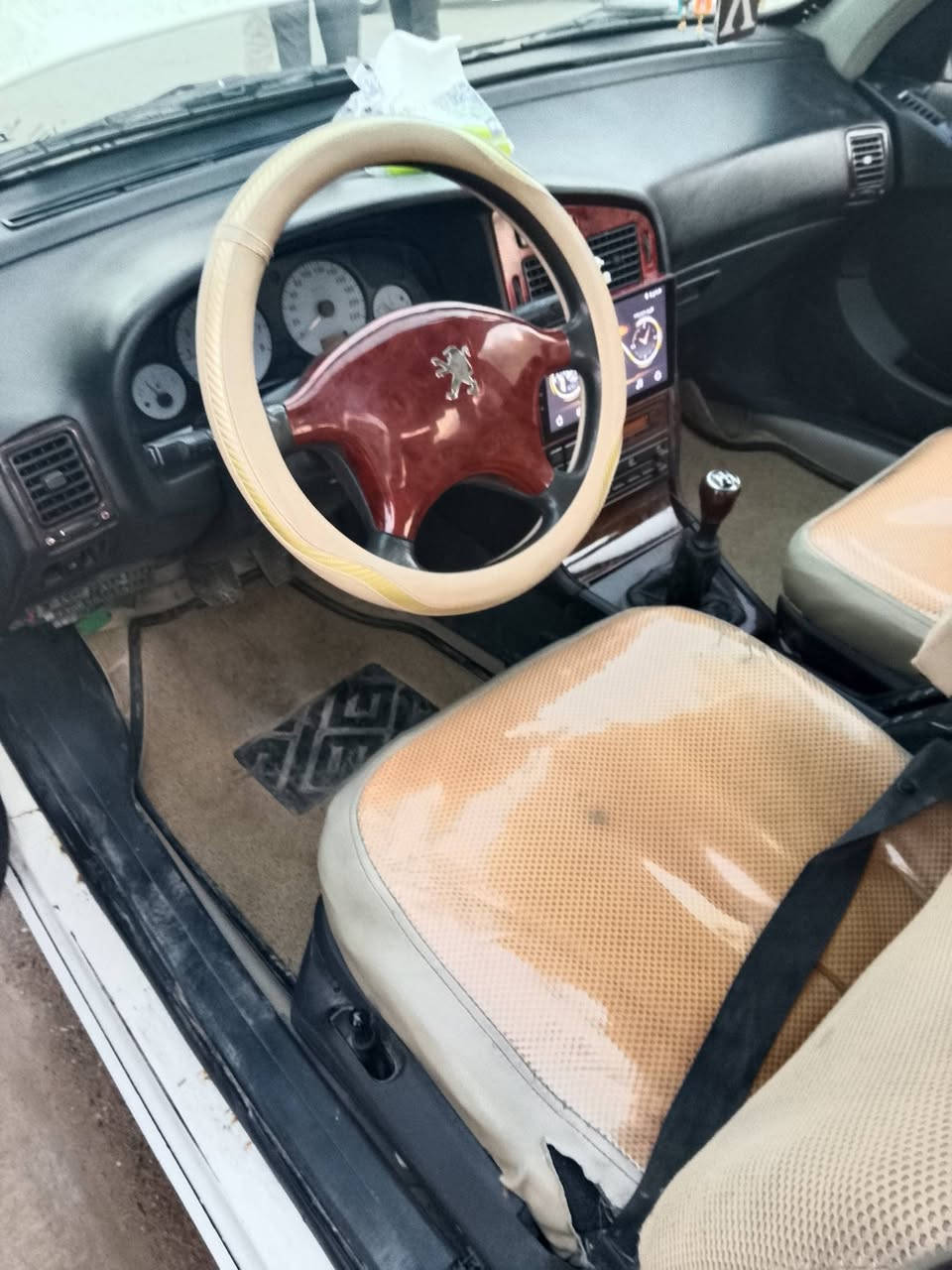 السلام عليكم بيجو بارص للبيع موديل. 2012 كير ومكينه وتبريد خير من الله السعر45بيها مجال بسيط ***********
