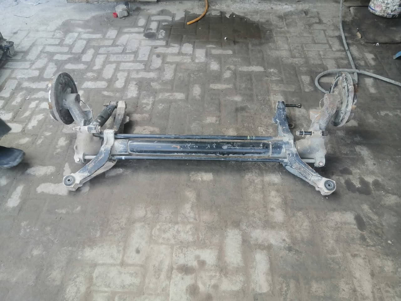 عربانه سمند جاهزه وجديده كامله نضيفه مكاني دوانيه سنيه *********** انتصل وسعر خاص
