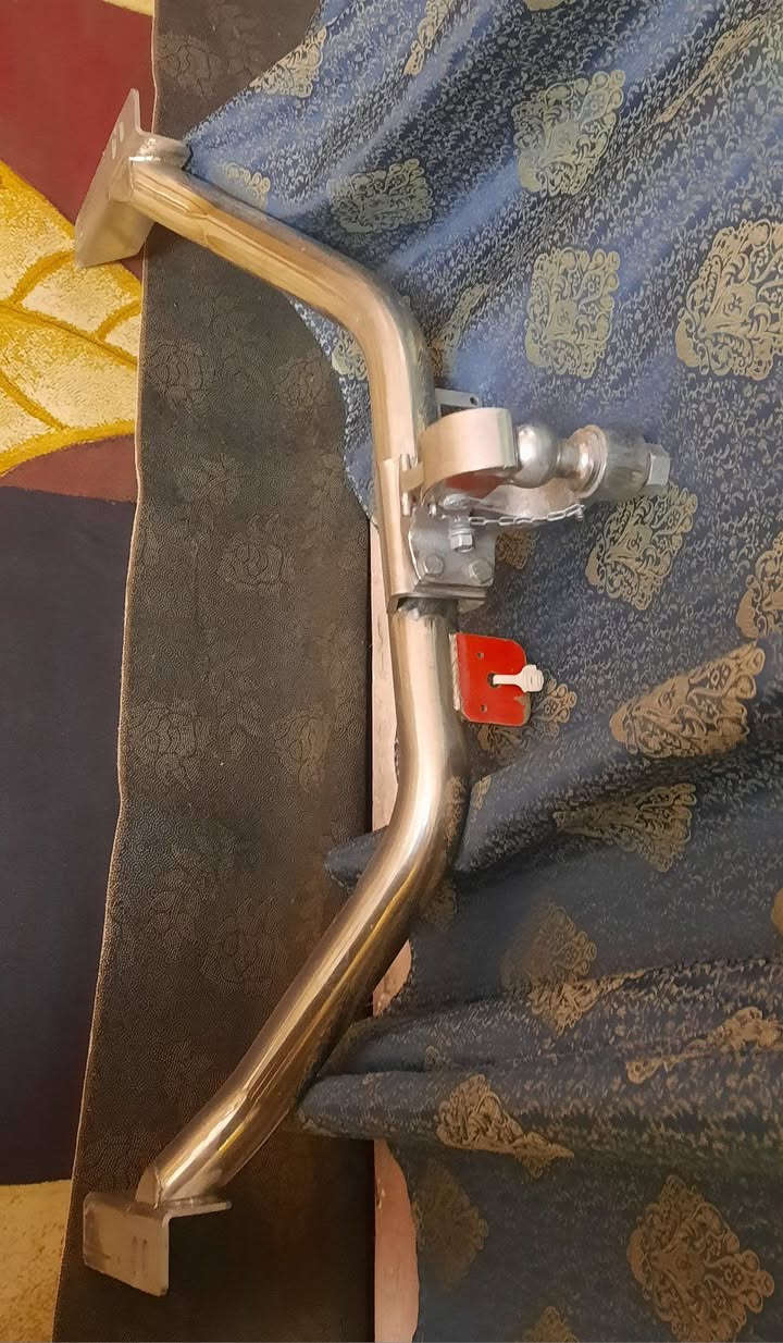 درع هايلوكس للبيع + براغي كاملة على شرط ستيل أصلي ثقيل السعر 80 ألف والشراي ينتصل 
*********** بغداد المعامل
