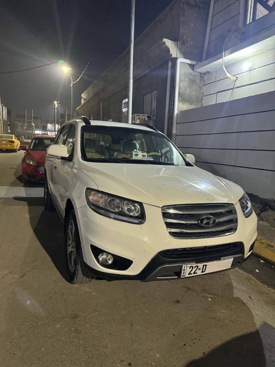 السلام عليكم سنتافي ٢٠١٢خليجي سياره نضيفه مكينتها ممفتوحه السونر موجود بالصور ٤سلندر ٧راكب رقم اربيل باسمي وهزتها ماساقطه مكانها واسط سعرها ١٣٩وبيها مجال رقم التلفون ***********
