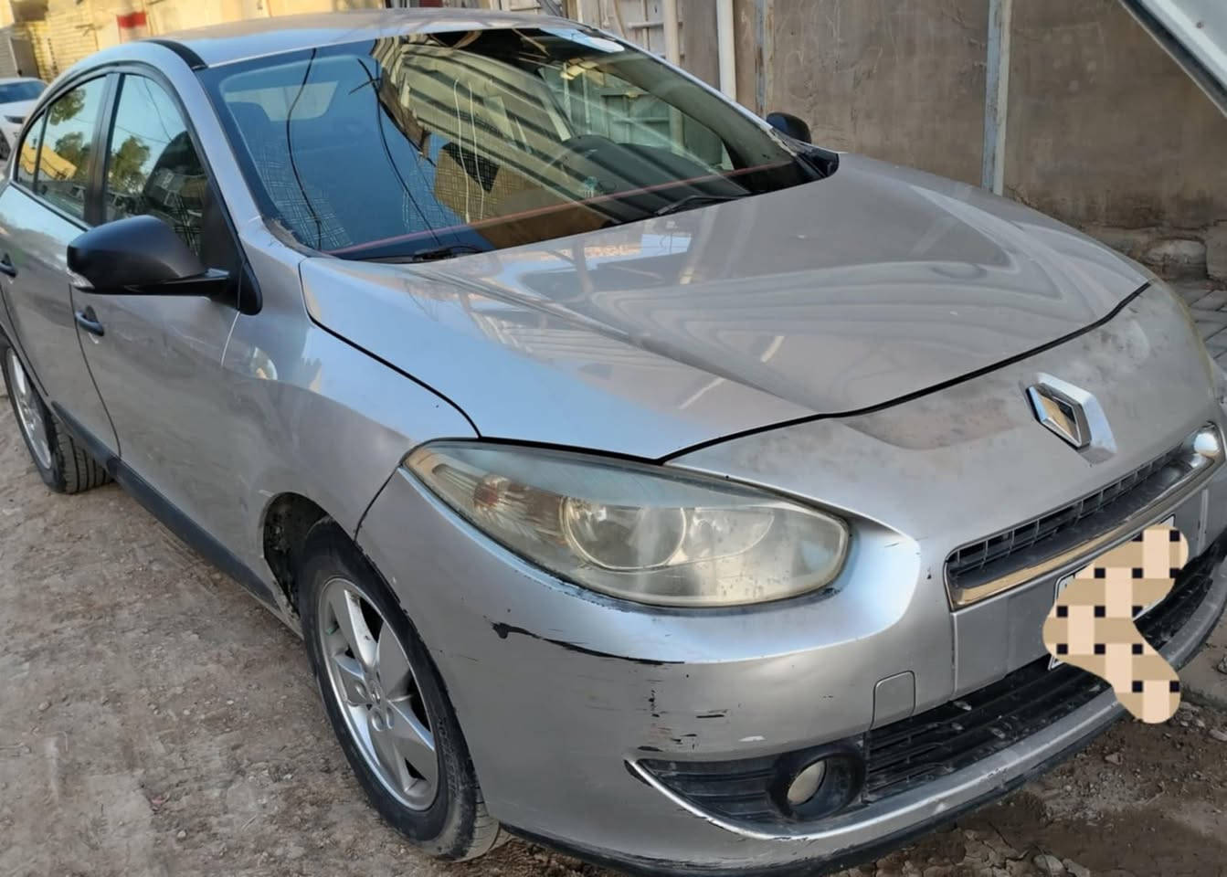 بسم الله الرحمن الرحيم.
رينو فلوانس 2013 فرنسي قبق اصفر للبيع 
المحرك ينقص دهن.
 التبريد منقص غاز الكمبريسر شغال 
بيها ضربة من الخلف بدارجة بالدعامية صفحة اليمنة فوق التاير الخلفي بيها البارد دخة. 
دعجات من جوة بيها. 
ودعامية الامامية صفحة اليمنة مثبتها براغي لان طختها ومرجعت لكلبسات تكسرت. 
البوابة تحوليها تدفئة وتبريد عاطل. 
تتحول من جوة الجكمجة.. 
الراديو تحوير.. 
عارضها ب ٤٥ بي مجال ان شاءالله. 
رقمها بغداد.  
مكاني بغداد. 
السنوية تسقط شهر الرابع
السيارة نصبتها حلوة..
 هذه كافة التفاصيل
ليعجها اهلا وسهلا 
ومتعجبة كلمة طيبة. 
واني بالخدمة  .


**إذا كنت صاحب هذا الإعلان وتريد حذفه لأي سبب، رجاءا أرسل رسالة إلى الدعم الفني**