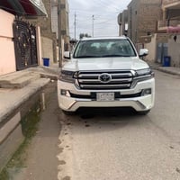 لاندكروز وآيت ادشن 2017  مكفوله  فول موصفات  كشنات ثنين كهرباء  اربع ك...