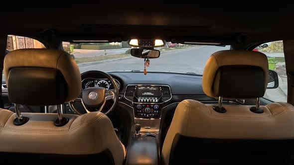 جيب موديل 2022 
وارد امريكي جاملغ وبنيد وجاملغ ثاني ربع منه مباوك كلير فقط 
راس شاصي سحب فقط
موصفات فول فئه لمتد 
بصمه ابواب وتشغيل 
فتحه سقف 
فور ويل ماوس 
محرك 3600
كشن جلد وكهرباء تدفئه كشن 
تحكم فول 
كامرا دواره 
ماشيه 70 
مكان سياره بغداد السيديه 
سعر 23 ونص وماكو هيج سعر ومديل 
***********
