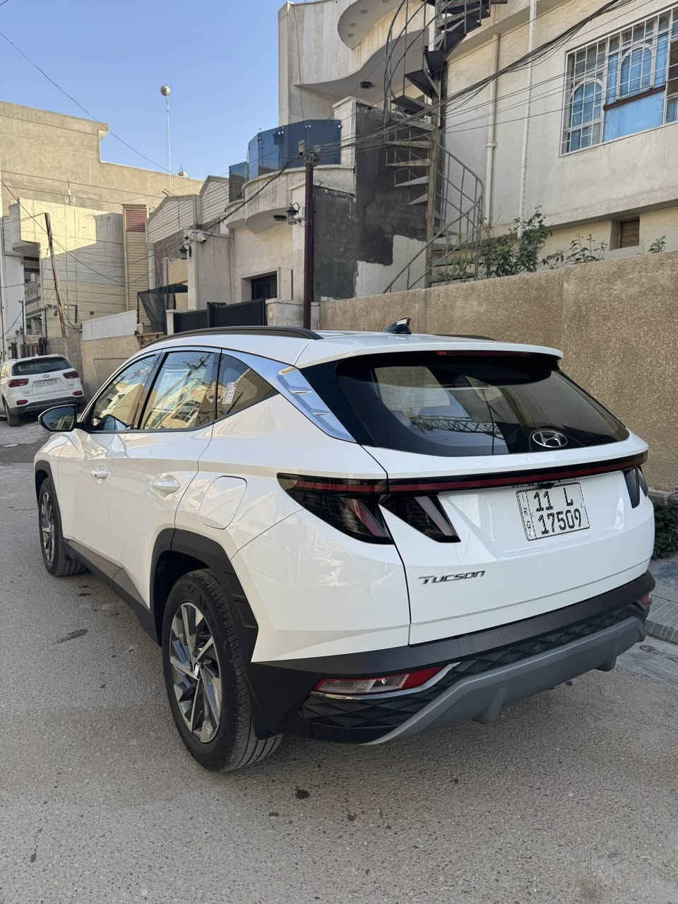 سلام عليكم توسان موديل 2024 مكفوله كفاله عده تكحيل صغير كلش بال جاملغ الامامي سياره جديده بحاله الوكالة ماشيه 12 الف السعر 225 العنوان بغداد المنصور الرقم ***********
