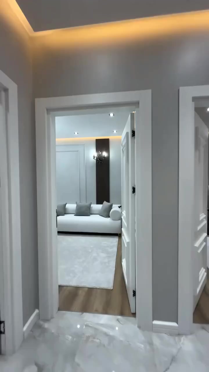 "البيت مو بس حيطان، البيت روح وتفاصيل.. ☕️
هل تعتقد أن الوقت قد حان لتغيير ديكور بيتك؟ إذا كنت تبحث عن التجديد اللي يجمع بين ذوقك الشخصي وأحدث خطوط التصميم العالمية، فنحن هنا لنرسم معك هذه اللوحة. نعتني بكل زاوية وكأنها لنا، لأننا نؤمن أن:
دارك هو دارنا.. ترتيب وتكتيك." 🛠️🇮🇶

☎️: ***********
​#دارك_هو_دارنا #Minimal_Modern #Home_Makeover #Interior_Design #Luxury_Living #New_Look
#ديكورات
