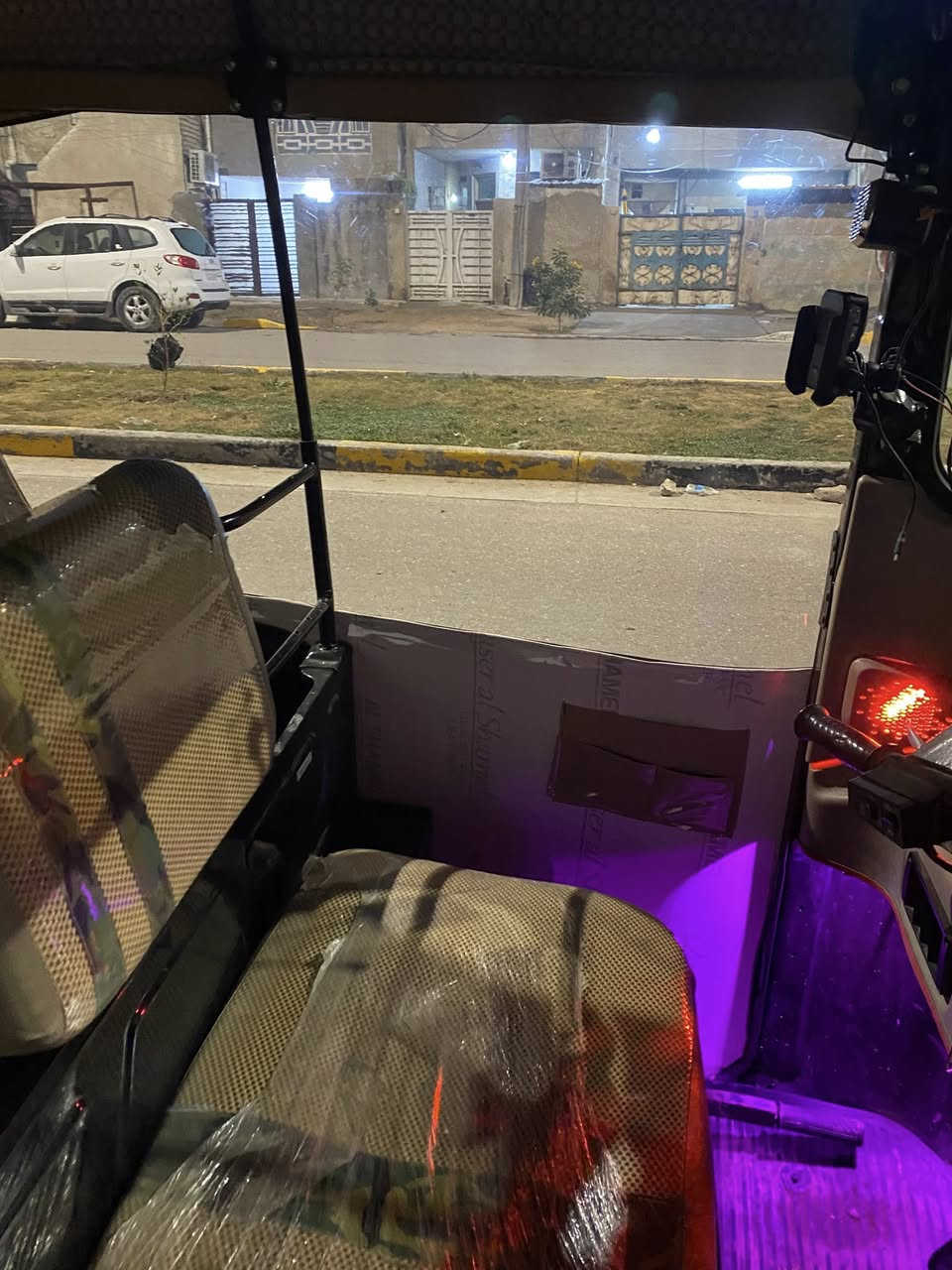 تكتك للبيع 2022 محرك ممفتوج مبدل بس كلجات كهربائيات كلهه شغالة لايت زنون اشاير ام الجرص سكن الوان يطلع محرك بدون تنقيص تكتك متصرف ربع عليهه رقم كربلاء باسمي مدكوكة هزة قبل شهرين من اشتريتهه حولتهه باسمي السعر 8:500  ثمانيه مليون ونص  العنوان الحرية بيهه طختين ليوره وحدة  مصلحه بارد وطخه صغيرة الغود بلاد الدواسات بلاد مابيهه خياسات رقمي ***********
