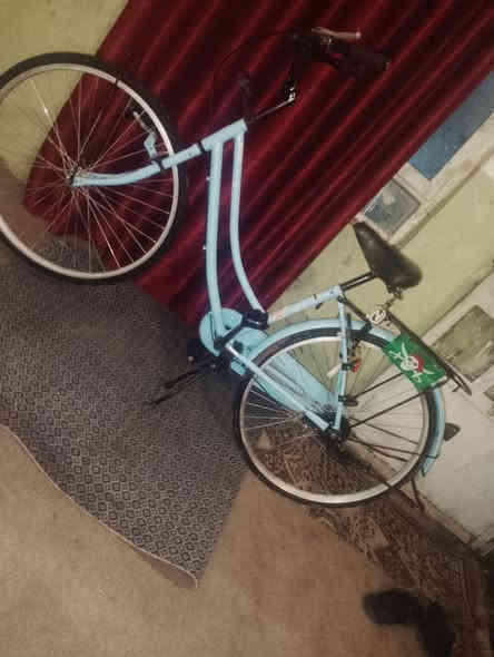 سلام عليكم للبيع مكان سدير الحجم 26 بايسكل لبلاد سعر 100 رقم الموبايل ***********
