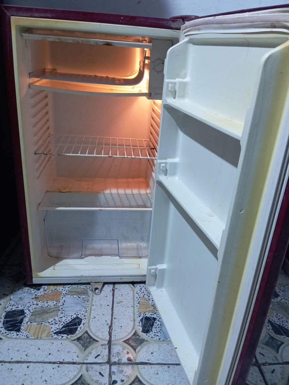 ثلاجه حجم صغير سعر ٧٥وبيه مجال


**إذا كنت صاحب هذا الإعلان وتريد حذفه لأي سبب، رجاءا أرسل رسالة إلى الدعم الفني**