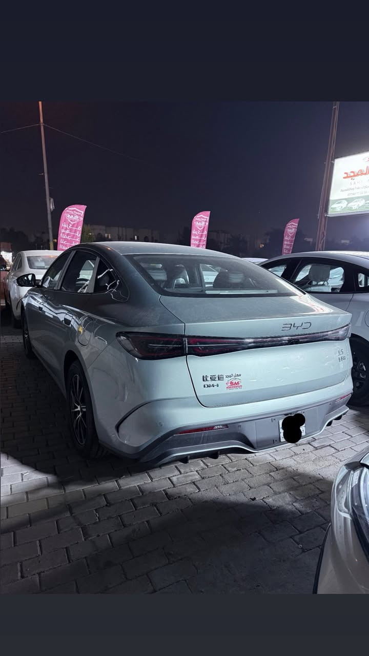 السلام عليكم
للبيع BYD سيل 6 
2025
لون مميز 
ماشية 2400 كيلو فقط بحالة الزيرو 
كارت + بصمه 
تشغيل عن بعد 
داخل اسود شاشة كبيره قلابه
ملحقاتها كامله  
بدون بانوراما 
رقم بغداد  
سعرها 24 مليون و 500 وبيها مجال للشراي 

*********** للاستفسار
