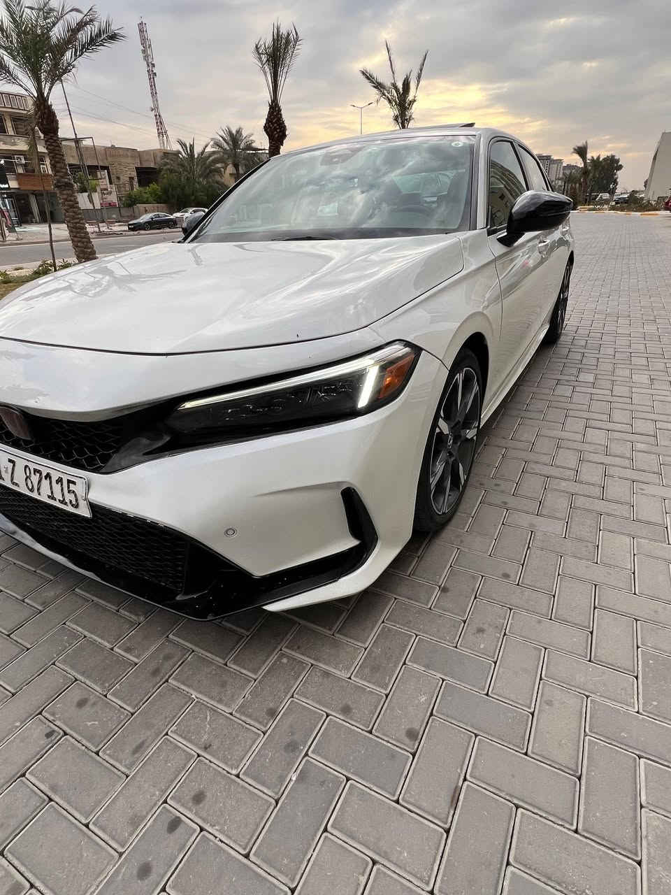 السلام عليكم للبيع هوندا سفيك تورنك ٢٠٢٥ ماشيه عشره تقريبا حادثه جاملغ صبغ وبنيد بارد شويه باب بارد داخل ابيض سياره جديده فول للاخير *********** صور الحادث موجوده بلمنشور السعر ١٧٥ وبيها شي بسيط
