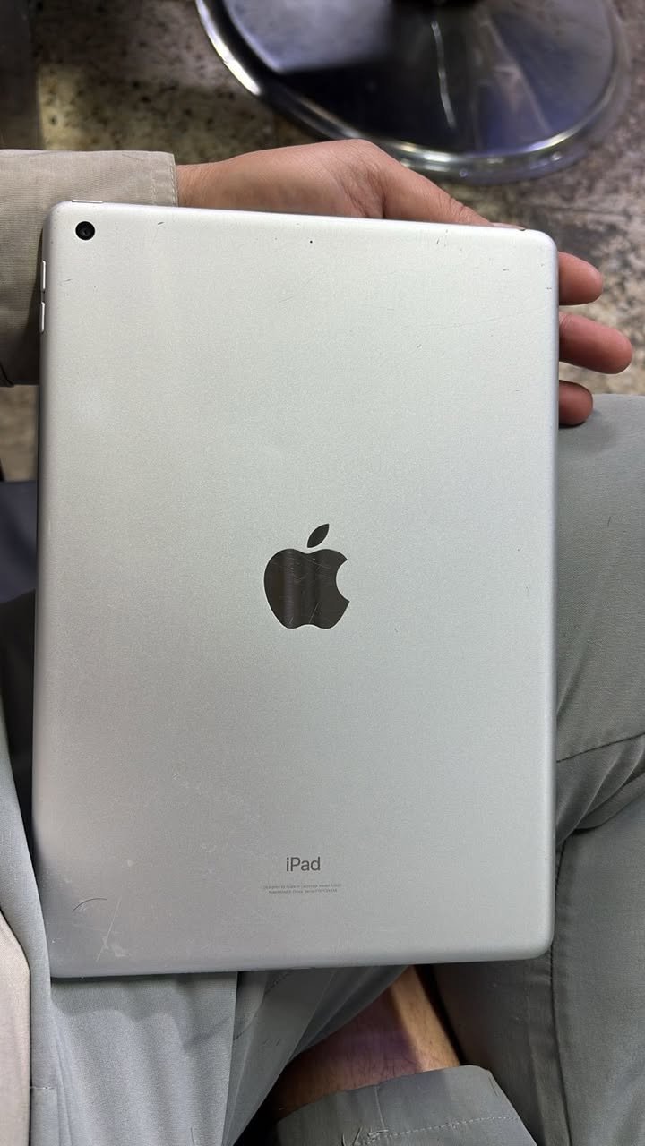 السلام عليكم iPad 9 ذاكره 64 جهاز حيل نضيف و بلادي السعر 225 مكاني بغداد حي الجهاد للتواصل واتساب ***********
