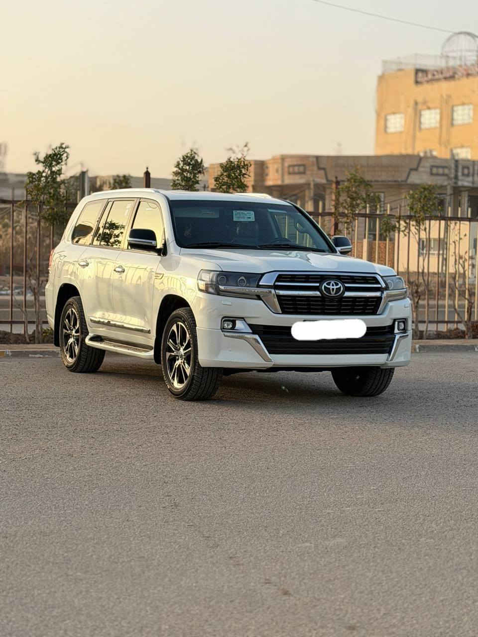 🚗 للبيع: تويوتا لاندكروز 2020 كويتي
اللون: أبيض
المحرك: V6 سعة 4.0 لتر
رقم أربيل أبأسمي
الحالة: ممتازة جدًا / استخدام شخصي
المواصفات: شاشة، كاميرا، حساسات، فتحة سقف، مقاعد جلد، مكيف ممتاز، أنظمة أمان كاملة.
السيارة نظيفة وجاهزة للاستخدام ولا تحتاج أي مصاريف.
📞 للتواصل: (***********
