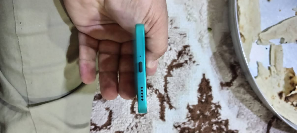 السلام عليكم هونرx8c مستخدم قليل  ذاكره 256 رام 16 ضهر جلد غراضة كاملة السعر 200 بي مجال ***********
