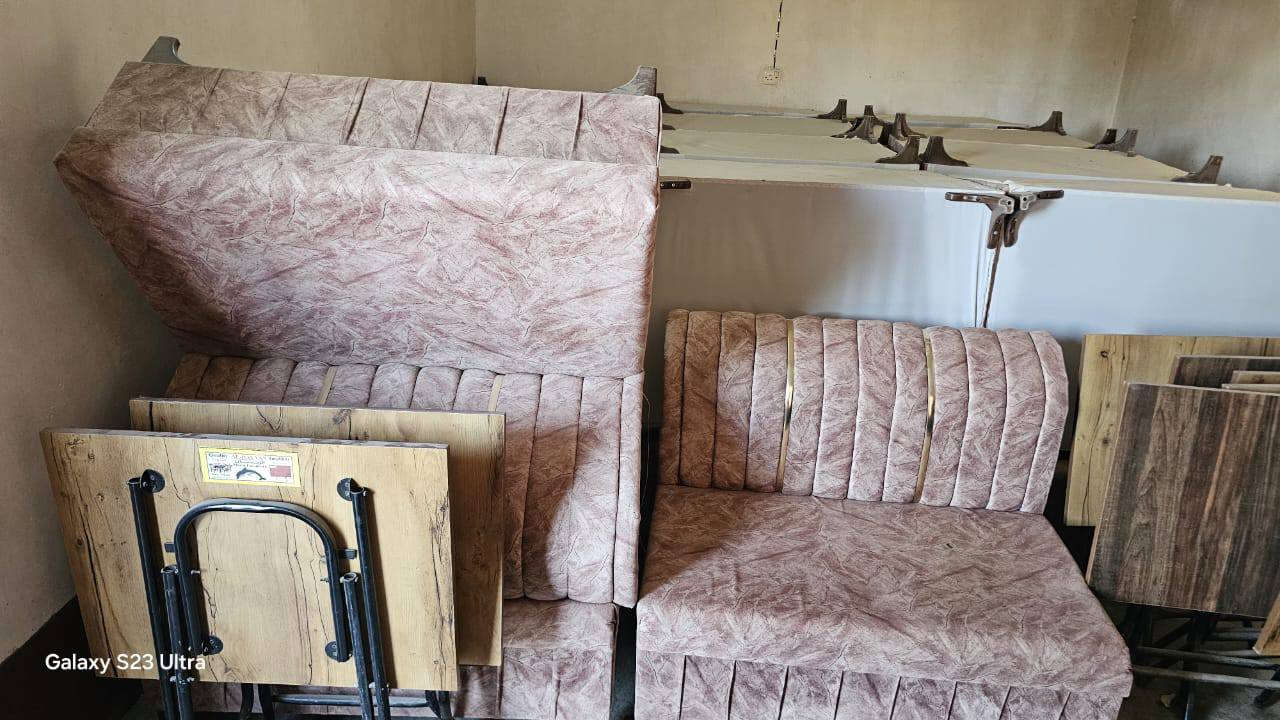 مكلف بنشر 
قنفات للبيع السعر 900
العدد 20 قنفه 
نضيفات مستخدمات شي قليل 
يرهمن بيت يرهمن كوفي مطعم 
***********
