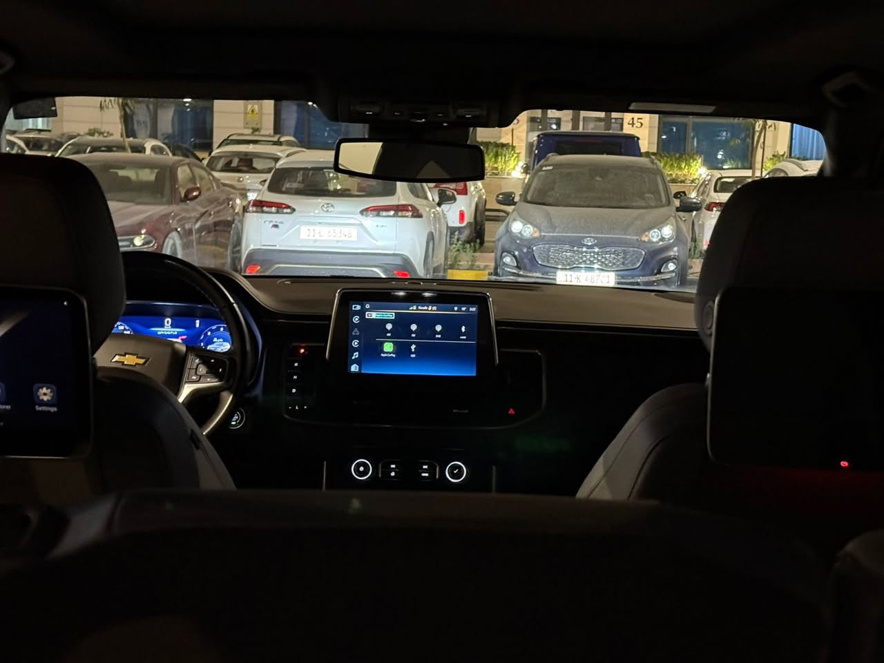 السلام عليكم
تاهو بلاك اديشن LT1 2024 خليجي 
مواصفات فول للاخير ماعدا الدوس الشفط والحساس الخامس
كفاله عامه + السيارة مغلفه PPF قبل لتمشي بلشارع
ويل 22 بلاك 
علامات مضيئه
شاشات خلفيه
داخل جلد بيج 
ماشيه 37 الف
صندوق كهرباء 
وهيه غنيه عن التعريف والكل يعرف مواصفات ال LT1
السعر 58 الف دولار ( خمس دفاتر وثمانين ورقه )
عنواني مجمع بوابه العراق المنصور

‎0771 513 4393 للتواصل
