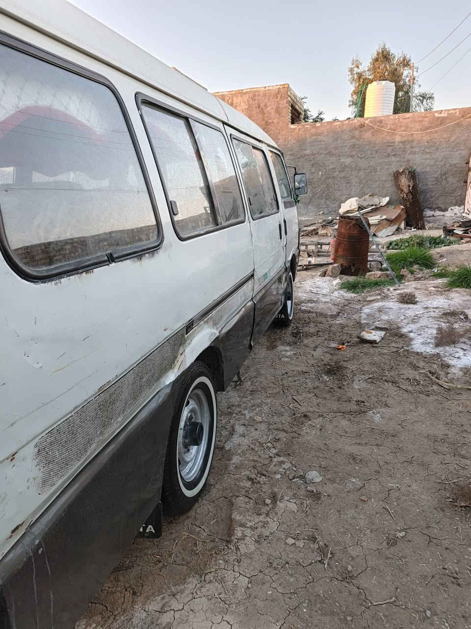 سلام عليكم كيه اسيا للبيع مودل 1993 سنوية عضم عاج صاقطه صارلها شهر رقم بغداد وراعيه بغداد تريد مدور تريد وكاله سيارة جاهزه مكينه تبخر كير نضيف اكسن نضيف تخم تاير جديد توني شدهن كهربايات عامه دوشمه عامه سيارة بلادية مطلوب للمرور 300 وللهيئه 80 الف ينكطعن من سعره مكانه بابل السعر /43 /***********
