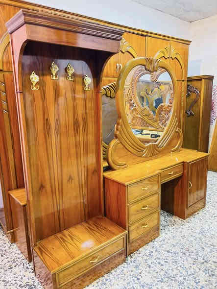 غرفه ام سته داخل خارج صاج شغل ثكيل سعر ٩٥٠ واصل داخل بغداد واتساب ***********
