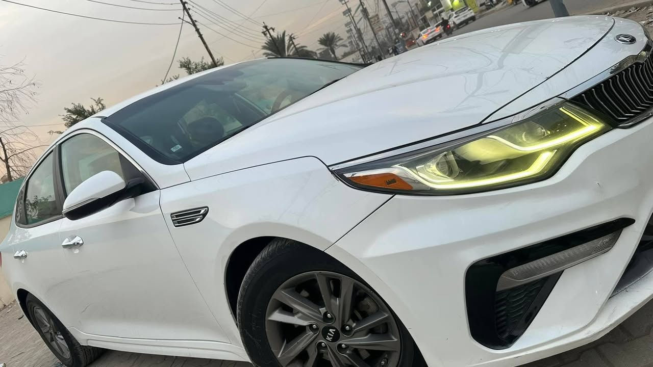 السلام عليكم كيا اوبتما أمريكي موديل 2020 مكينه 2400 جديده سياره كلين وناشر صور الحادث كلش بصيط ايربك كله سليم بيهه بل العراق جاملغ ايسر صبغ فقط سياره جديده معنه الكلمه من كل جانب عل وضع الشركه  صدر جديد تخم تاير جديد  ماشيه 67 رقم اربيل بسمي تريد تحويل وكاله موجود مواصفات سياره جميع مواصفات عده بصمه والفتحه معروفه مواصفات fe ميحتاج اذكرهه السعر 150 بيهه مجال مكان سياره بغداد التاجي
رقم الهاتف ***********
